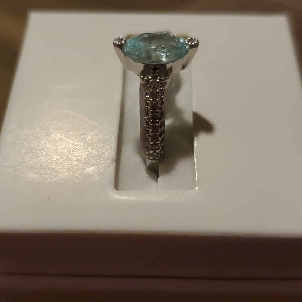 Ladies ring size 8 - Picture 3 of 7